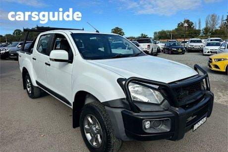 White 2019 Isuzu D-MAX Crew Cab Utility SX (4X4)
