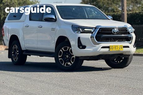 White 2022 Toyota Hilux Double Cab Pick Up SR5 + Premium Interior (4X4)