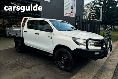 White 2018 Toyota Hilux Dual Cab Chassis SR (4X4)