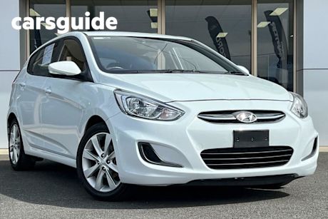 White 2017 Hyundai Accent Hatchback Sport