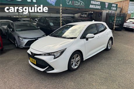 White 2018 Toyota Corolla Hatchback Ascent Sport