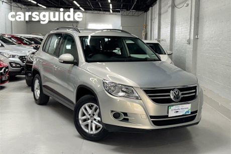 Silver 2010 Volkswagen Tiguan Wagon 103 TDI