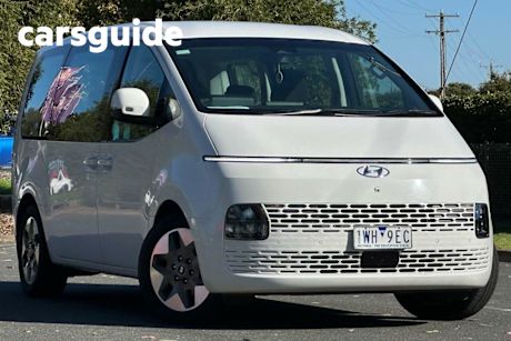 White 2022 Hyundai Staria Wagon