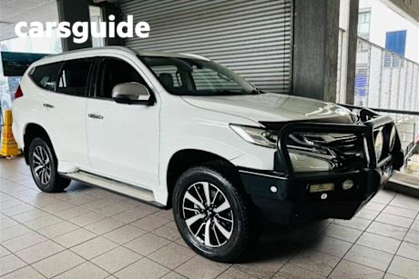 White 2016 Mitsubishi Pajero Sport Wagon Exceed (4X4) 7 Seat