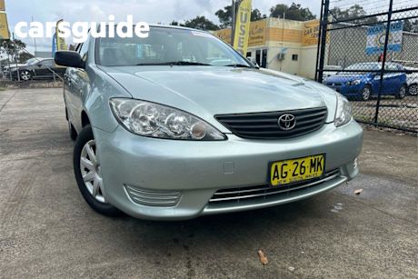 Green 2005 Toyota Camry Sedan Altise