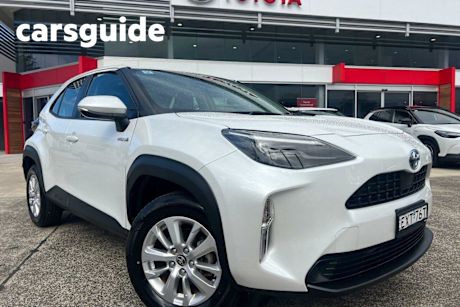 White 2023 Toyota Yaris Cross Wagon GX Hybrid