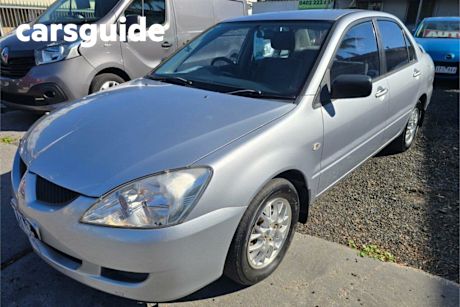 Silver 2005 Mitsubishi Lancer Sedan ES