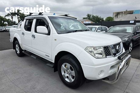 White 2014 Nissan Navara Dual Cab Pick-up RX (4X4)