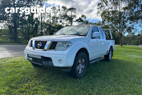 White 2009 Nissan Navara King Cab Chassis ST-X (4X4)