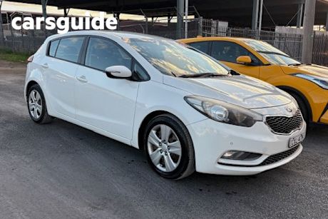 White 2015 Kia Cerato Hatchback S