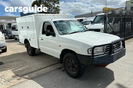 White 2002 Mazda B2500 Cab Chassis Bravo DX (4X4)
