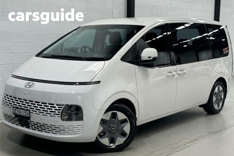 White 2023 Hyundai Staria Wagon