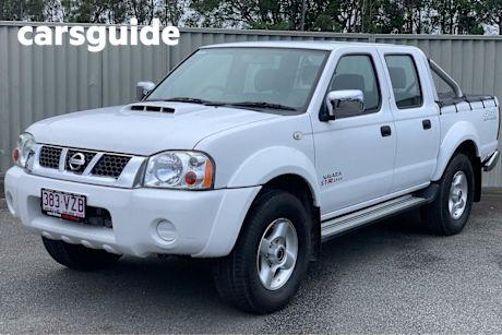 White 2013 Nissan Navara Dual Cab Pick-up ST-R (4X4)