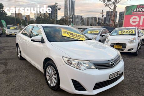 White 2013 Toyota Camry Sedan Altise