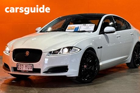White 2014 Jaguar XF Sedan 2.0 Luxury