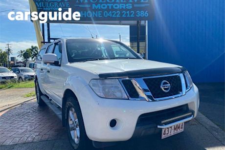 White 2013 Nissan Navara Dual Cab Pick-up ST (4X4)