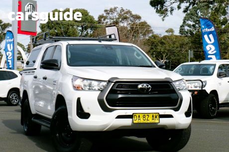 White 2020 Toyota Hilux Double Cab Pick Up SR (4X4)
