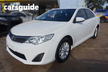 White 2013 Toyota Camry Sedan Altise