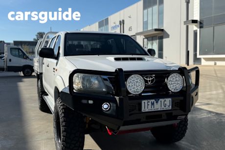White 2015 Toyota Hilux Dual Cab Pick-up SR (4X4)