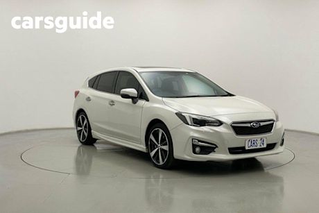 White 2017 Subaru Impreza Hatchback 2.0S (awd)