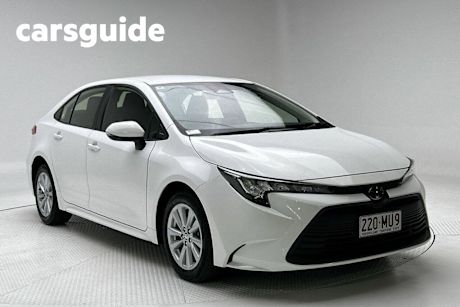White 2022 Toyota Corolla Sedan Ascent Sport + Convenience PK