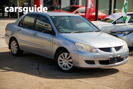 Silver 2005 Mitsubishi Lancer Sedan ES