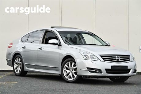 Silver 2010 Nissan Maxima Sedan 350 TI