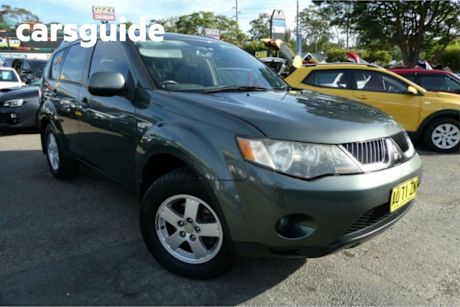 Green 2008 Mitsubishi Outlander Wagon VR