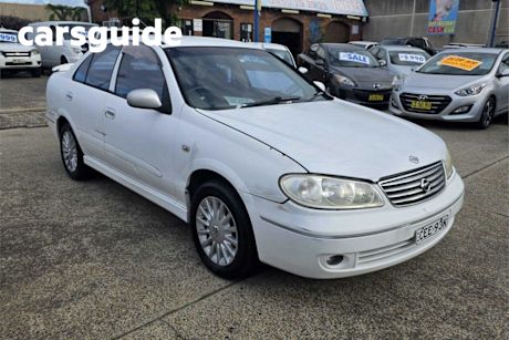 White 2004 Nissan Pulsar Sedan ST-L