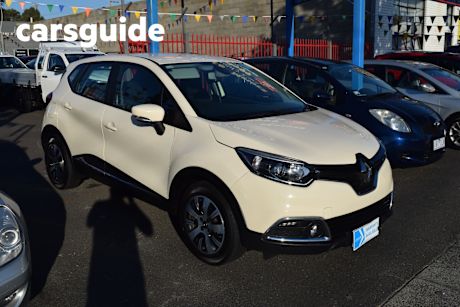 Cream 2015 Renault Captur Wagon Expression