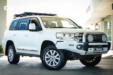 White 2018 Toyota Landcruiser Wagon Sahara (4X4)