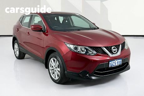 Red 2015 Nissan Qashqai Wagon ST (4X2)