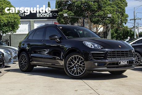 Black 2017 Porsche Macan Wagon