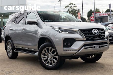 Silver 2024 Toyota Fortuner Wagon Crusade