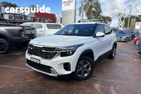 White 2023 Kia Seltos Wagon S (fwd)