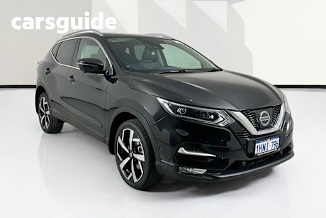 Black 2018 Nissan Qashqai Wagon N-TEC