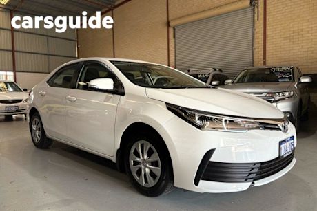 White 2019 Toyota Corolla Sedan ASCENT ZRE172R MY17