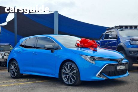 Blue 2019 Toyota Corolla Hatchback ZR