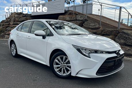 White 2022 Toyota Corolla Sedan Ascent Sport + Navigation