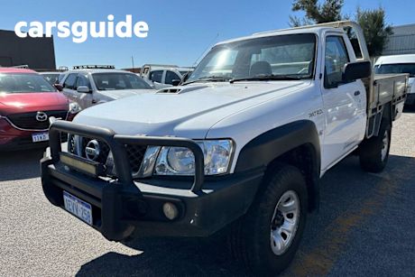 White 2015 Nissan Patrol Leaf Cab Chassis DX (4X4)