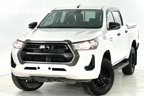 White 2020 Toyota Hilux Double Cab Pick Up SR (4X4)