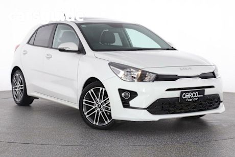 White 2021 Kia RIO Hatchback SX