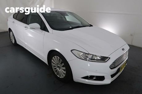 White 2015 Ford Mondeo Hatchback Trend Tdci