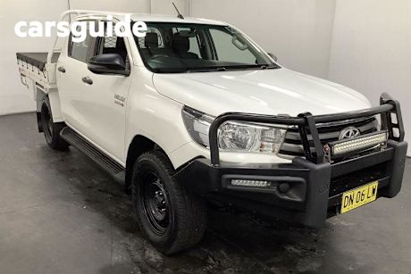 White 2017 Toyota Hilux Dual Cab Chassis SR (4X4)