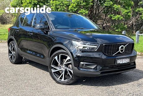 Black 2021 Volvo XC40 Wagon T5 R-Design (awd)