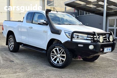 White 2015 Toyota Hilux X Cab Utility SR5 (4X4)