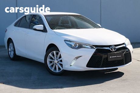White 2016 Toyota Camry Sedan Atara S
