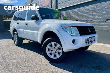 White 2012 Mitsubishi Pajero Wagon GLX LWB (4X4)