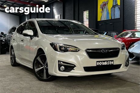 White 2017 Subaru Impreza Hatchback 2.0S (awd)