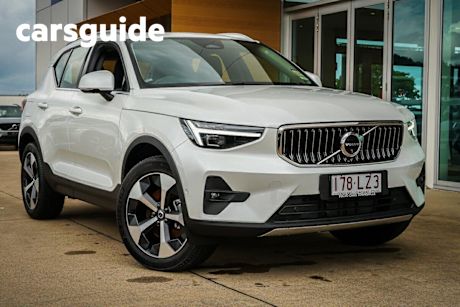 White 2024 Volvo XC40 Wagon Ultra B4 Bright